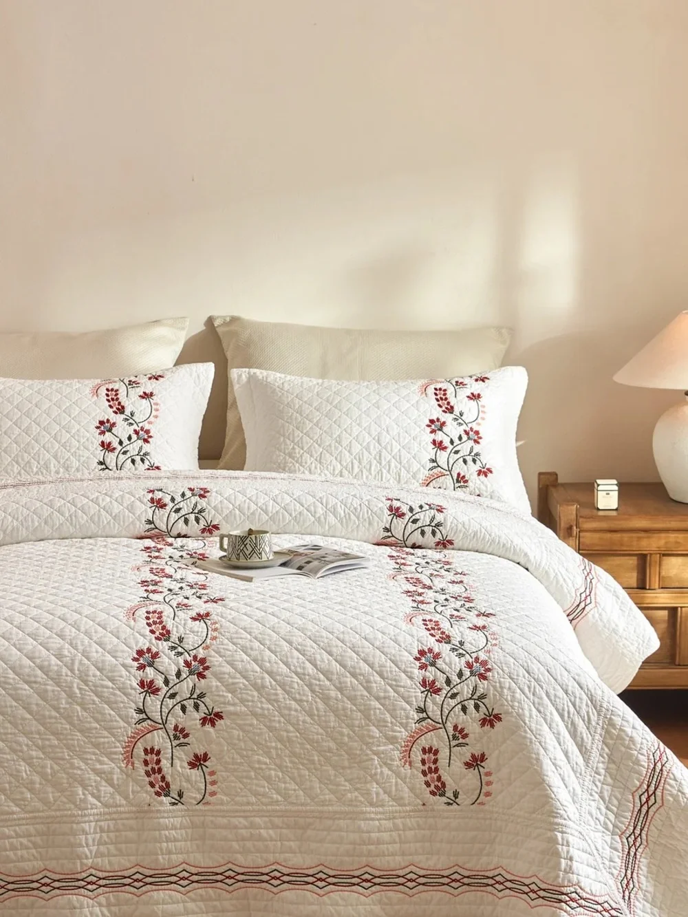 3 piece 100% cotton embroidered quilt set farmhouse bedspread